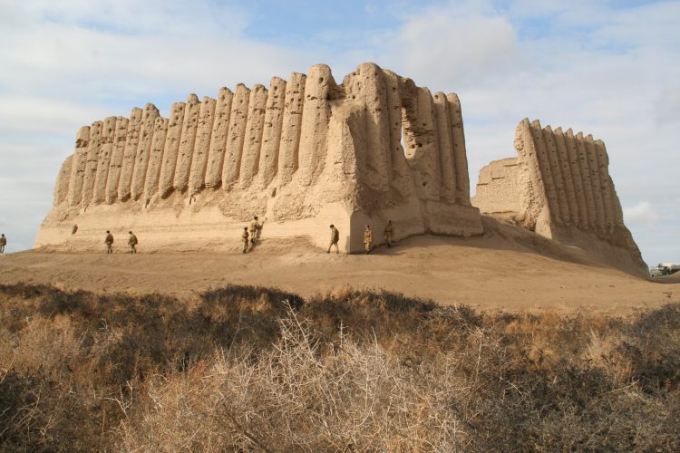 Руины цитадели Мерв. Туркмения